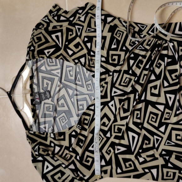 *LAST CHANCE* Dots Geometric Shapes Dress - Picture 8 of 9